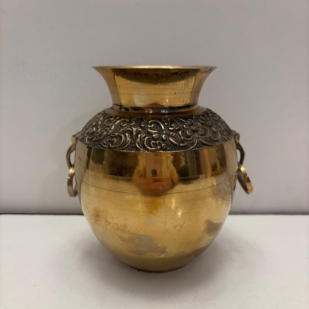 Vintage brass pot vase decor